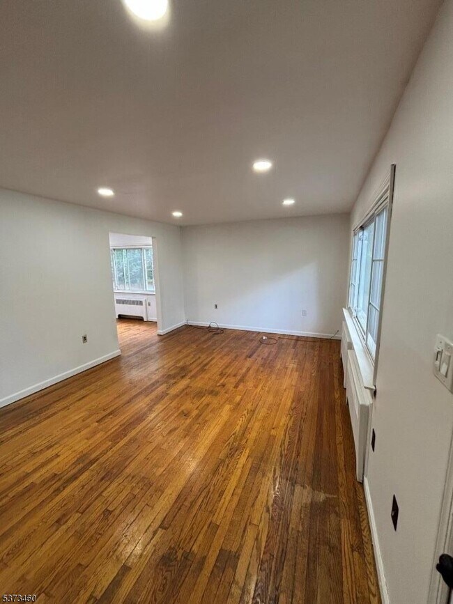 Building Photo - 80 Cedarhurst Ave