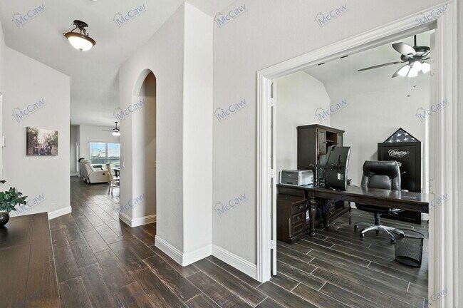 Building Photo - 3829 Honey Grove Dr