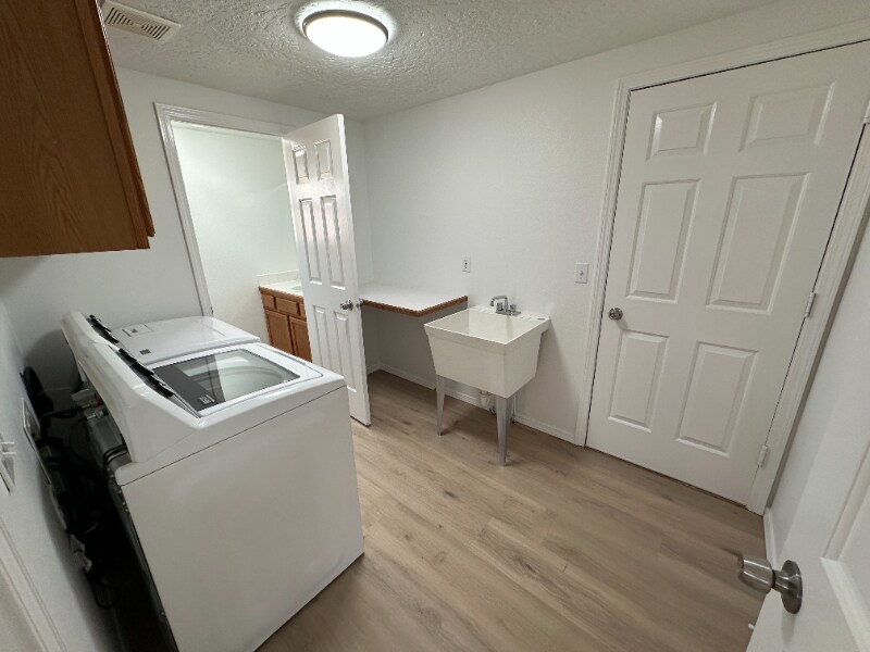 Building Photo - 670 Teton Dr