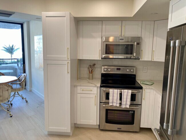 Building Photo - 3560 S Ocean Blvd