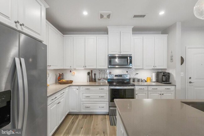 Building Photo - 13210 Petrel St