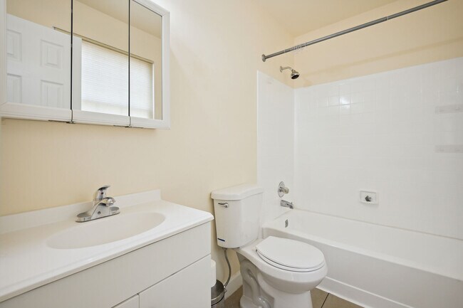 Building Photo - 8266 Amity Cir