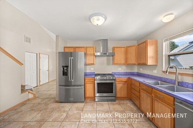 Building Photo - 437 Maggie Ln