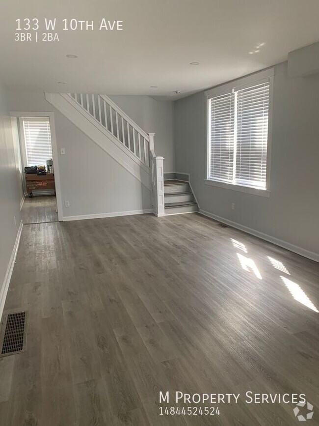 Building Photo - Beautifully Renovated 3 Bedroom, 2 Full Ba...