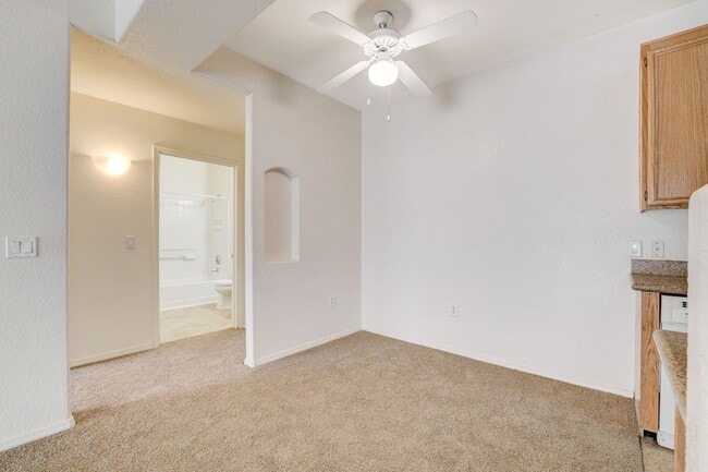 Building Photo - Beautiful 2 Bedroom 2 Full Bath Condo