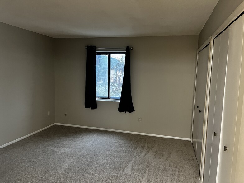 Building Photo - 652 Olde Towne Ave