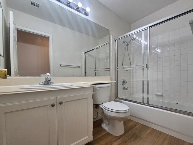 Building Photo - Charming Single-Story with Vaulted Ceilings Near Shopping & Freeways