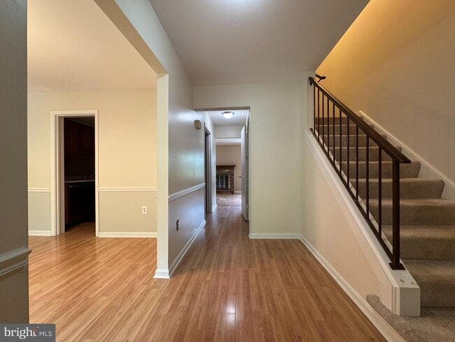 Building Photo - 306 Cherry Ct
