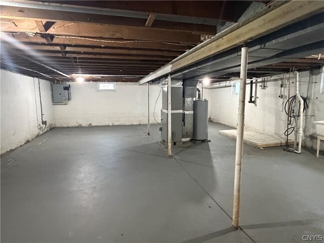 Building Photo - 8587 Caughdenoy Rd