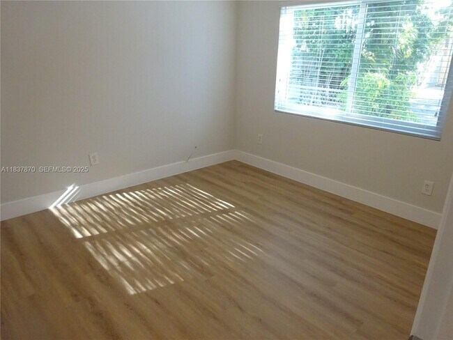 Building Photo - 1538 NE 131st Ln