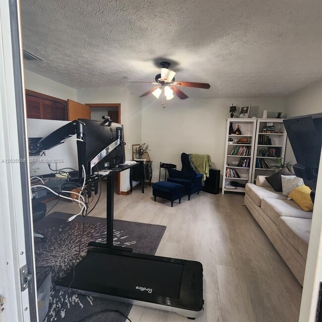 Building Photo - 6101 Palmetto Dr