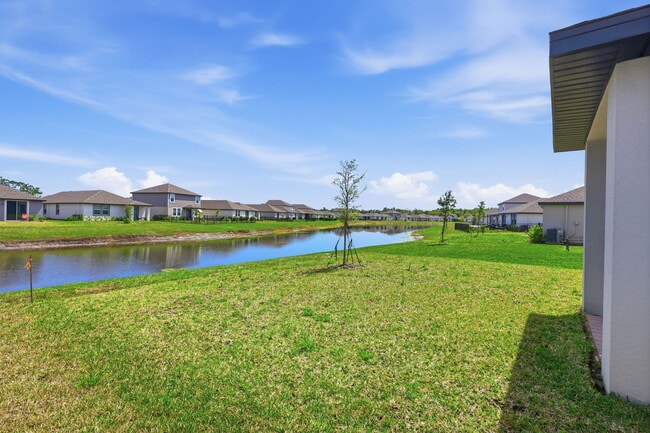 Building Photo - 205 Links Ter Blvd