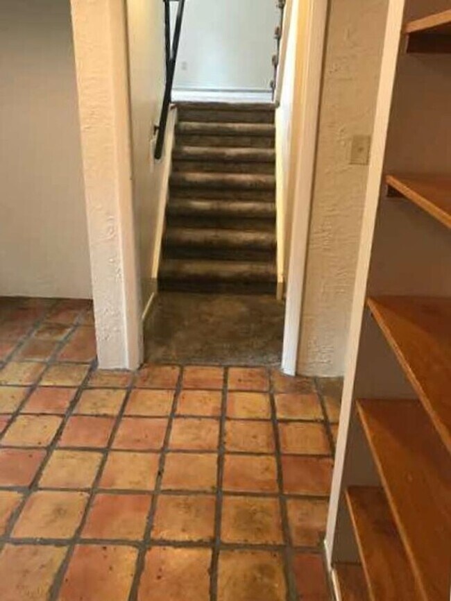 Building Photo - STUDENTS WELCOME! 3-Bed / 2-Bath Home 2 Miles from CSU