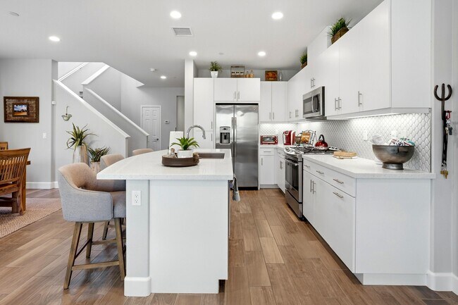 Building Photo - 82668 Rosewood Dr