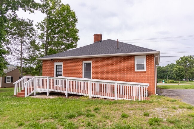 Building Photo - 319 Enola Rd