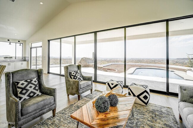 Building Photo - 301 E Jomax Rd