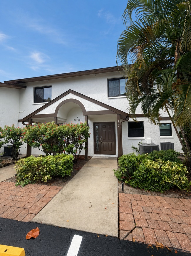 Building Photo - 26560 Southern Pines Dr