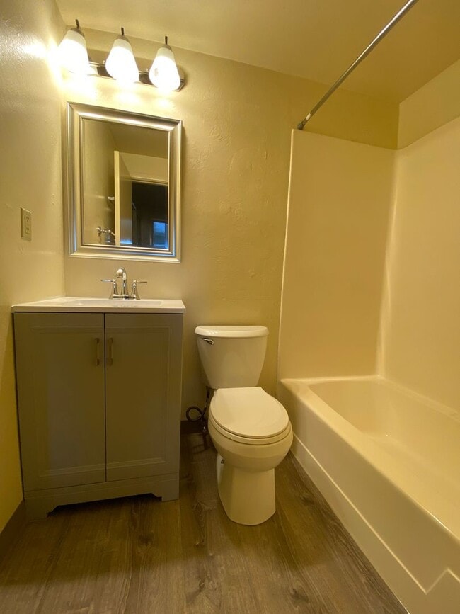 Building Photo - Incredible Two Bedroom Townhouse in Plum! Garage, Yard & More! Call Today!