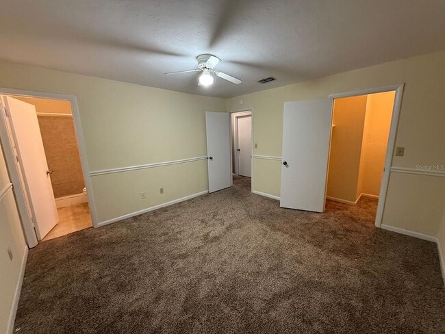 Building Photo - 1100 SW 20 Pl