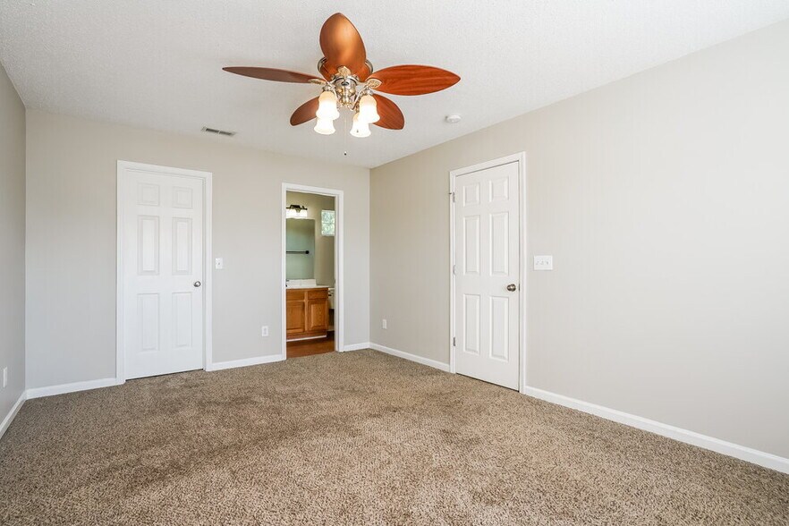 Building Photo - 7330 Great Laurel Dr