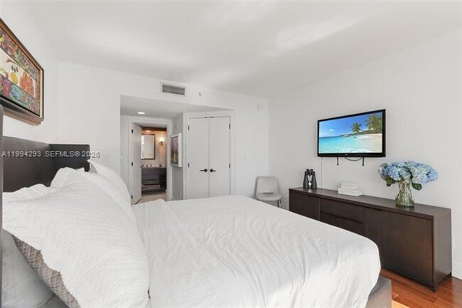 Building Photo - 6801 Collins Ave