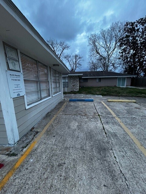 Building Photo - 1020 N Main St