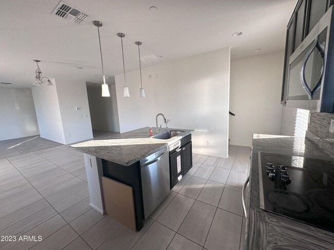 Building Photo - 1250 Abbey Ln