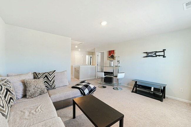 Building Photo - 314 Black Birch Dr