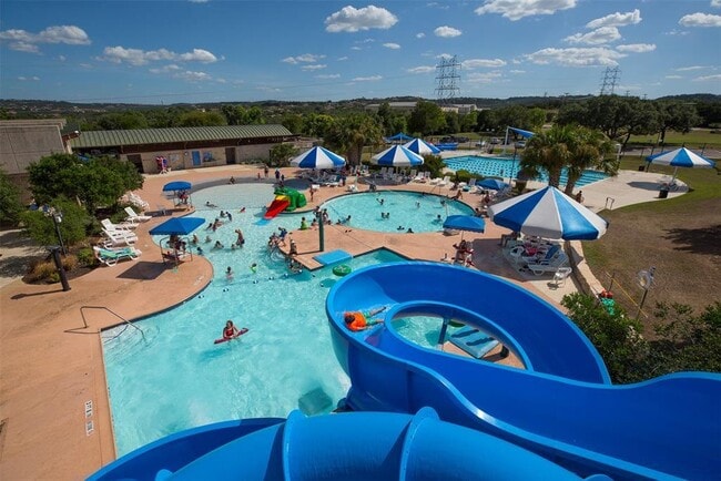 Building Photo - 105 Birdie Dr