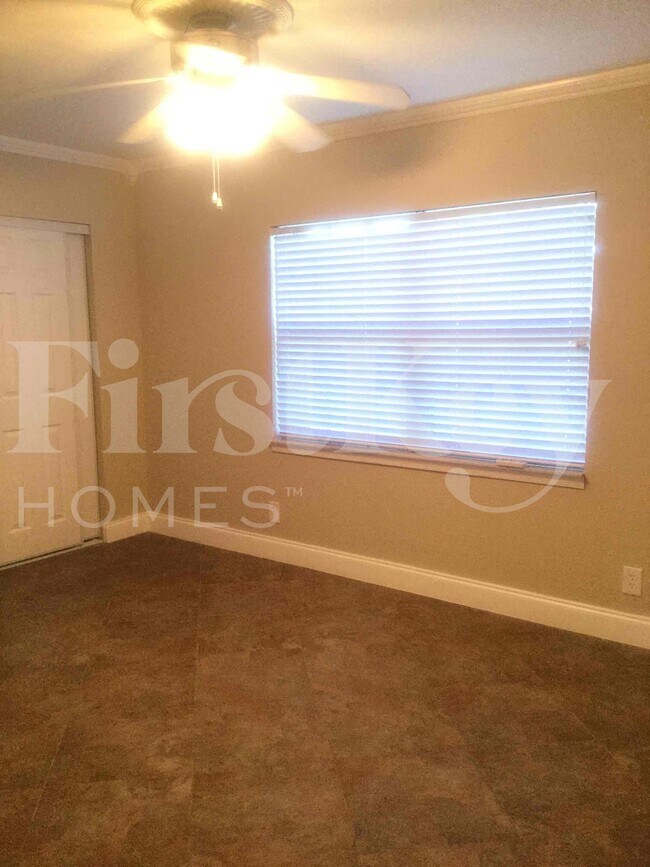 Building Photo - 19742 Carolina Cir