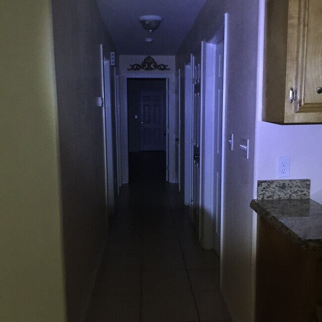 Building Photo - 909 E Jefferson St