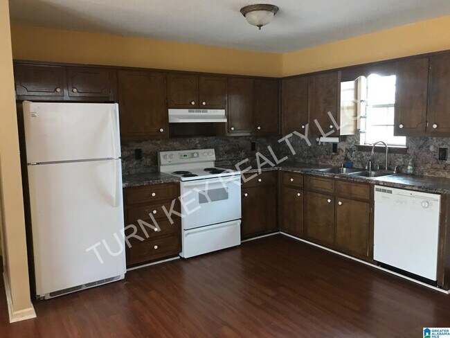 Building Photo - 2548 Janice Cir NE