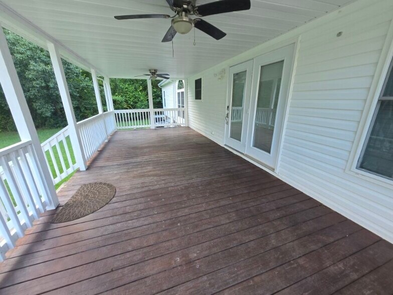 Building Photo - 6151 Harrisontown Rd