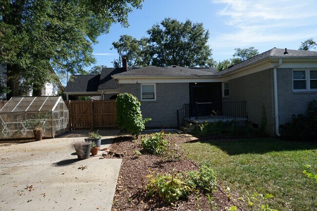 Building Photo - 714 Arlington Ave