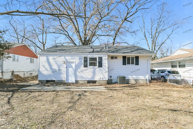 Building Photo - 10712 Spring Garden Dr