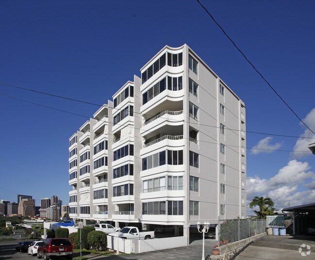 Building Photo - The Magellan