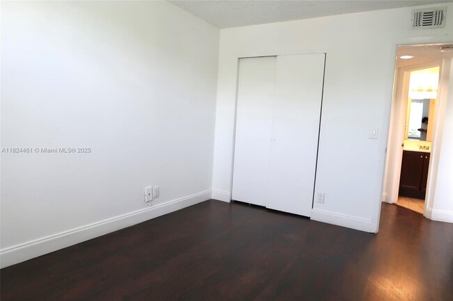 Building Photo - 8801 Wiles Rd