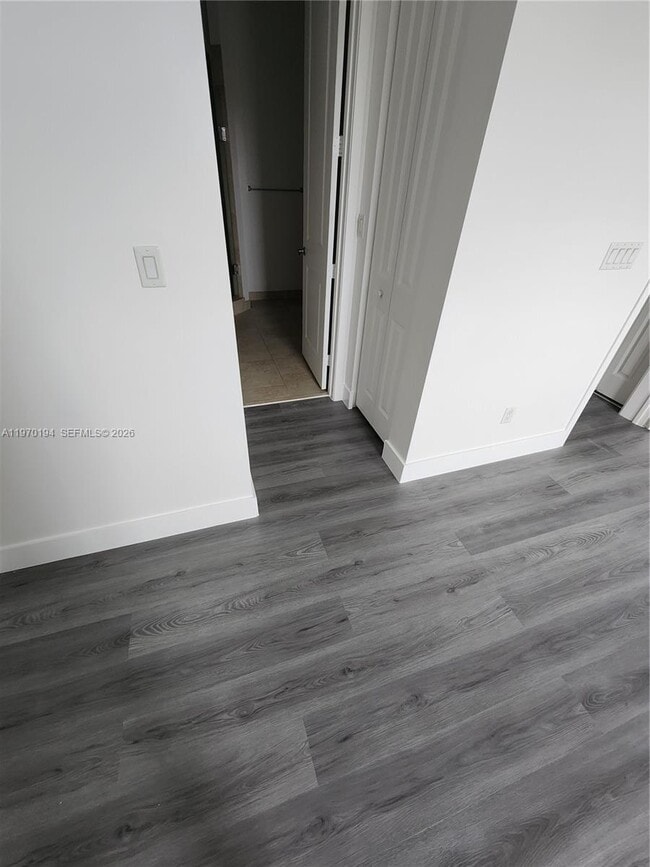 Building Photo - 2615 SW 81st Terrace