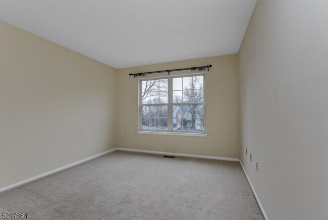 Building Photo - 118 Constitution Way