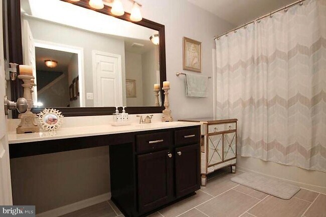 Building Photo - 8313 Sanderling Way