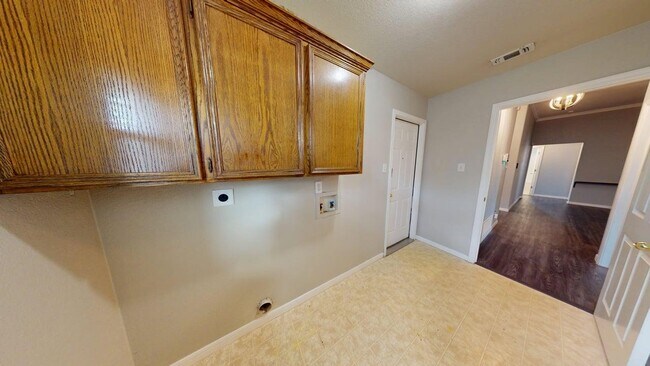 Building Photo - 106 Cedar Ridge Dr