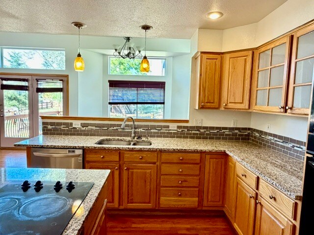 Building Photo - 1112 Meadow Oaks Dr