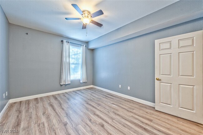 Building Photo - 231 W Horizon Ridge Pkwy