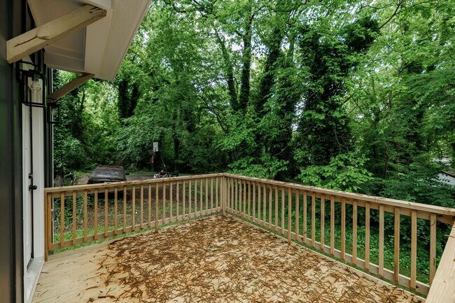 Building Photo - 232 Vine St