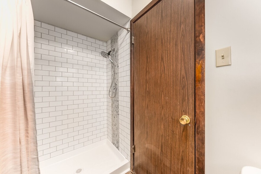 Building Photo - 8526 W 107th St