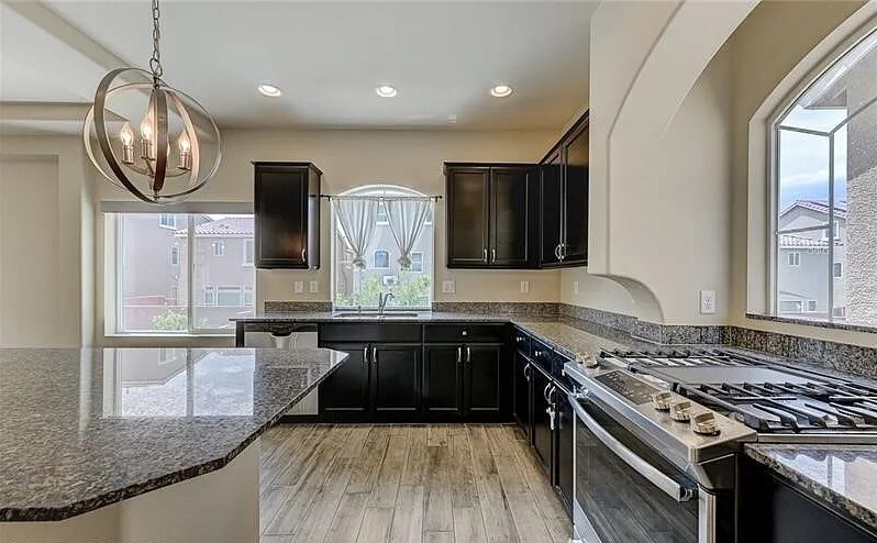 Building Photo - 7157 S Mann St