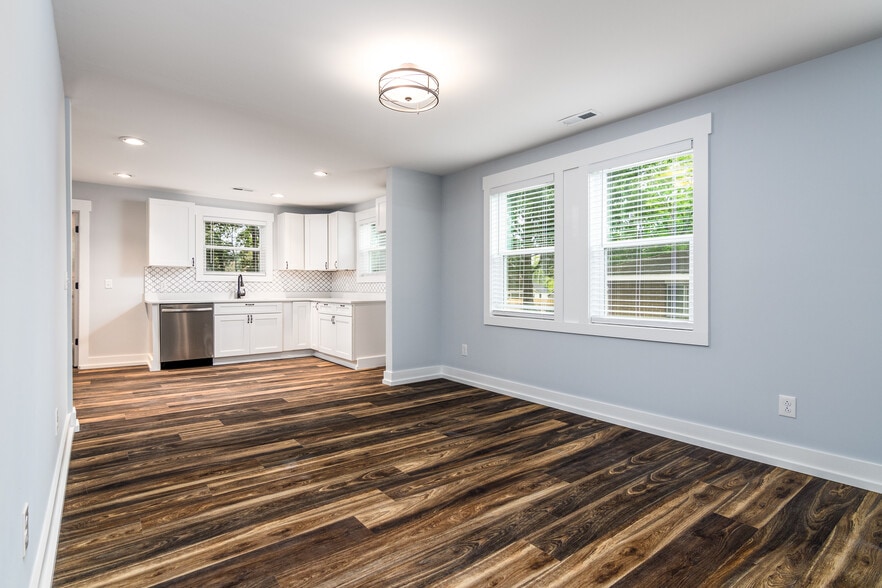 Dining Room - 503 Hampton St