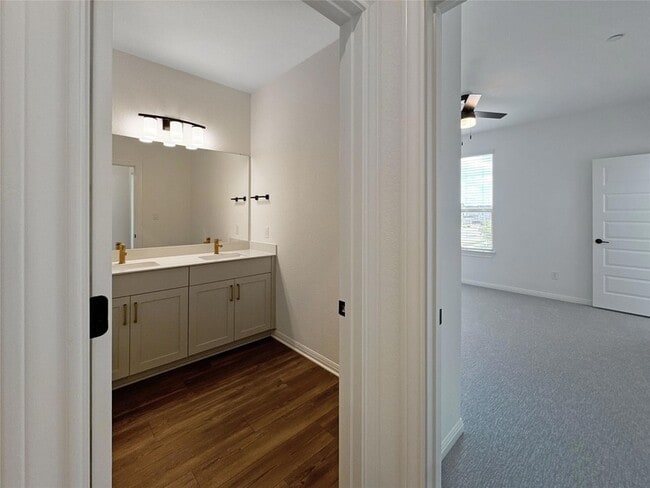 Building Photo - 2725 Woodall Dr