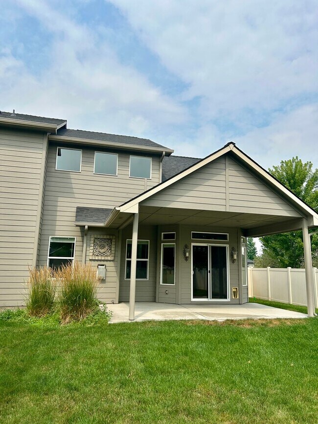Building Photo - Spacious Saddlebrook Home with Bonus Room, Office & No Rear Neighbors