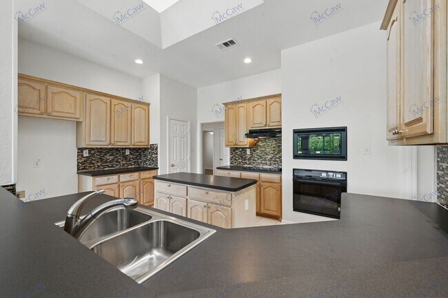 Building Photo - 544 Layton Dr
